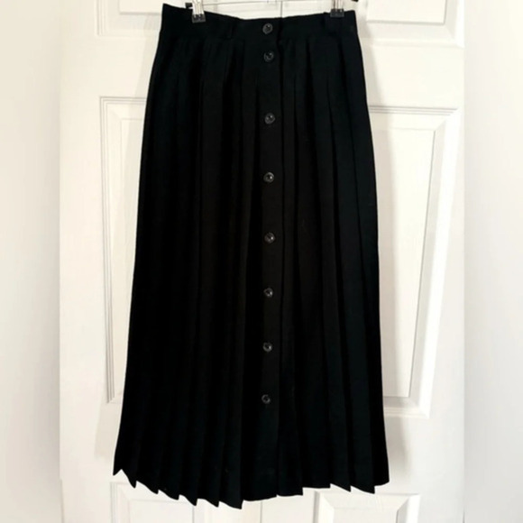 Vintage Laura Ashley 100% wool pleated button skirt
Size 10 - Picture 1 of 8